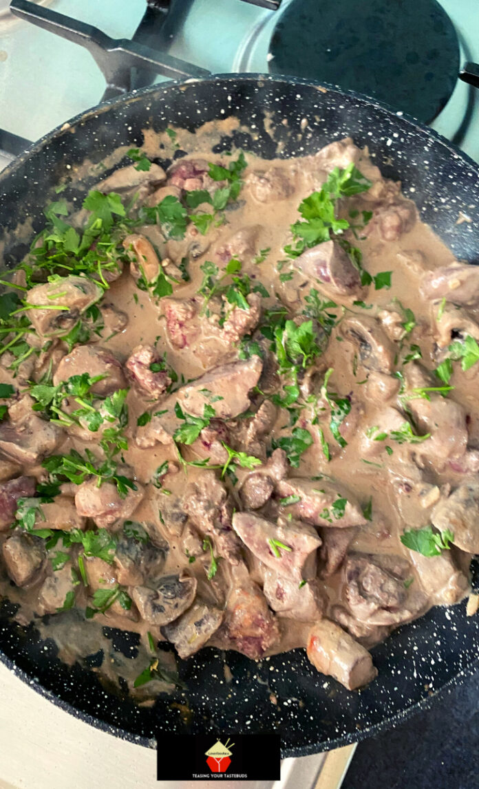 Creamy Garlic Chicken Livers, Bacon and Mushrooms Lovefoodies