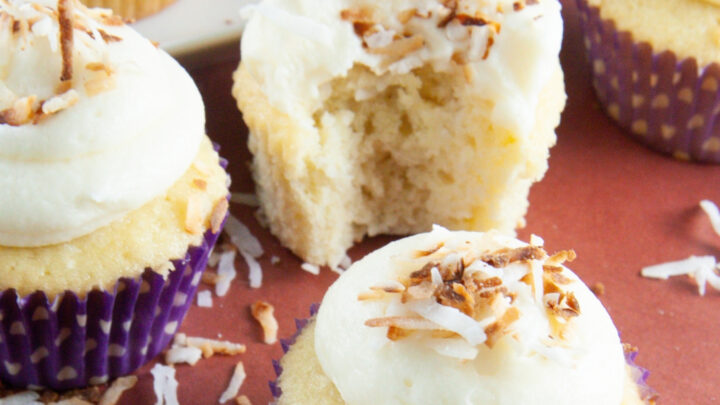 Toasted Coconut CupcakesH