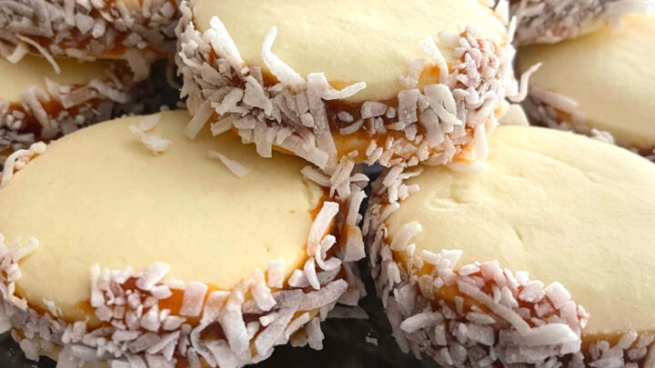Alfajores De Maicena cornstarch alfajores cookiesH