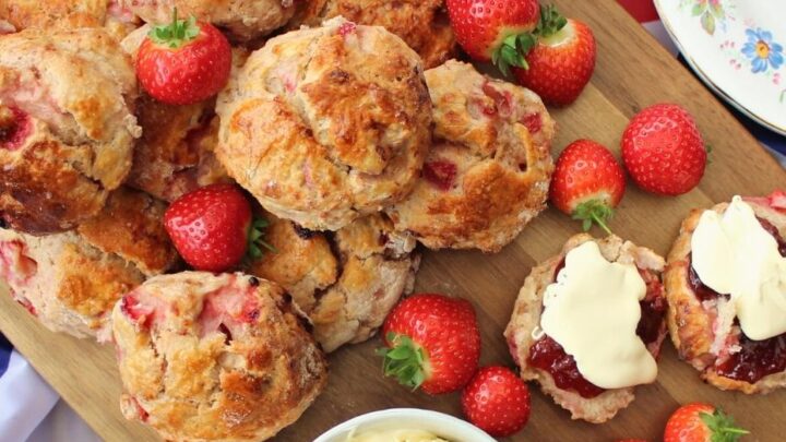 Classic English Strawberry SconesH