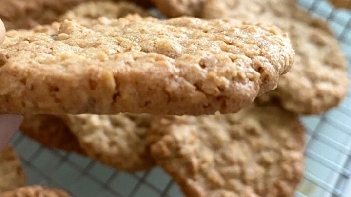 Easy Oatmeal CookiesH