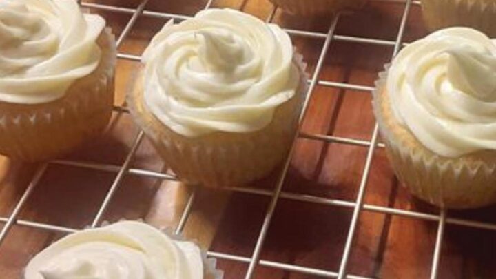 Honey Bun Cupcakes with Honey Buttercream FrostingH