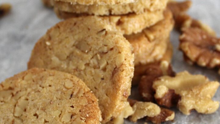 Walnut Butter CookiesH