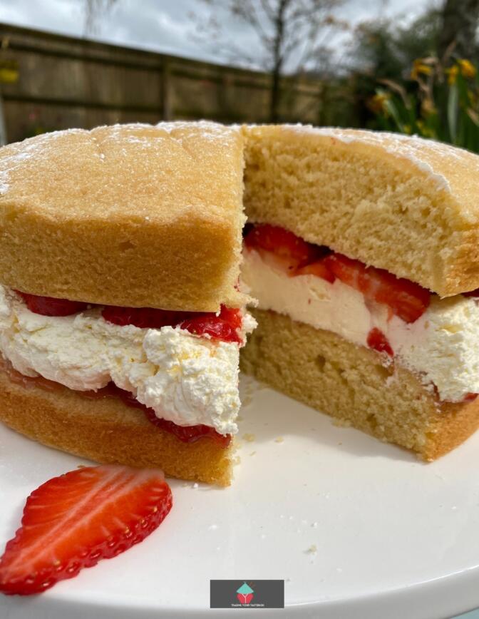 Easy Strawberries and Cream Victoria Sponge Cake Lovefoodies