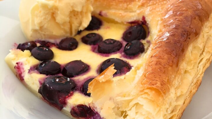 Easy Blueberry Danish PastriesH