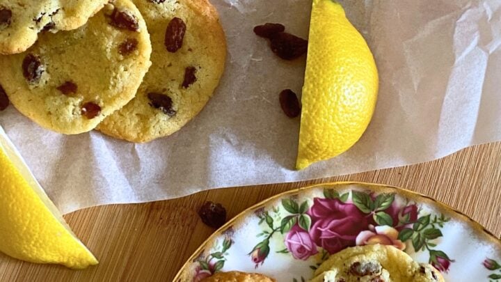 Lemon and Raisin French Butter CookiesH
