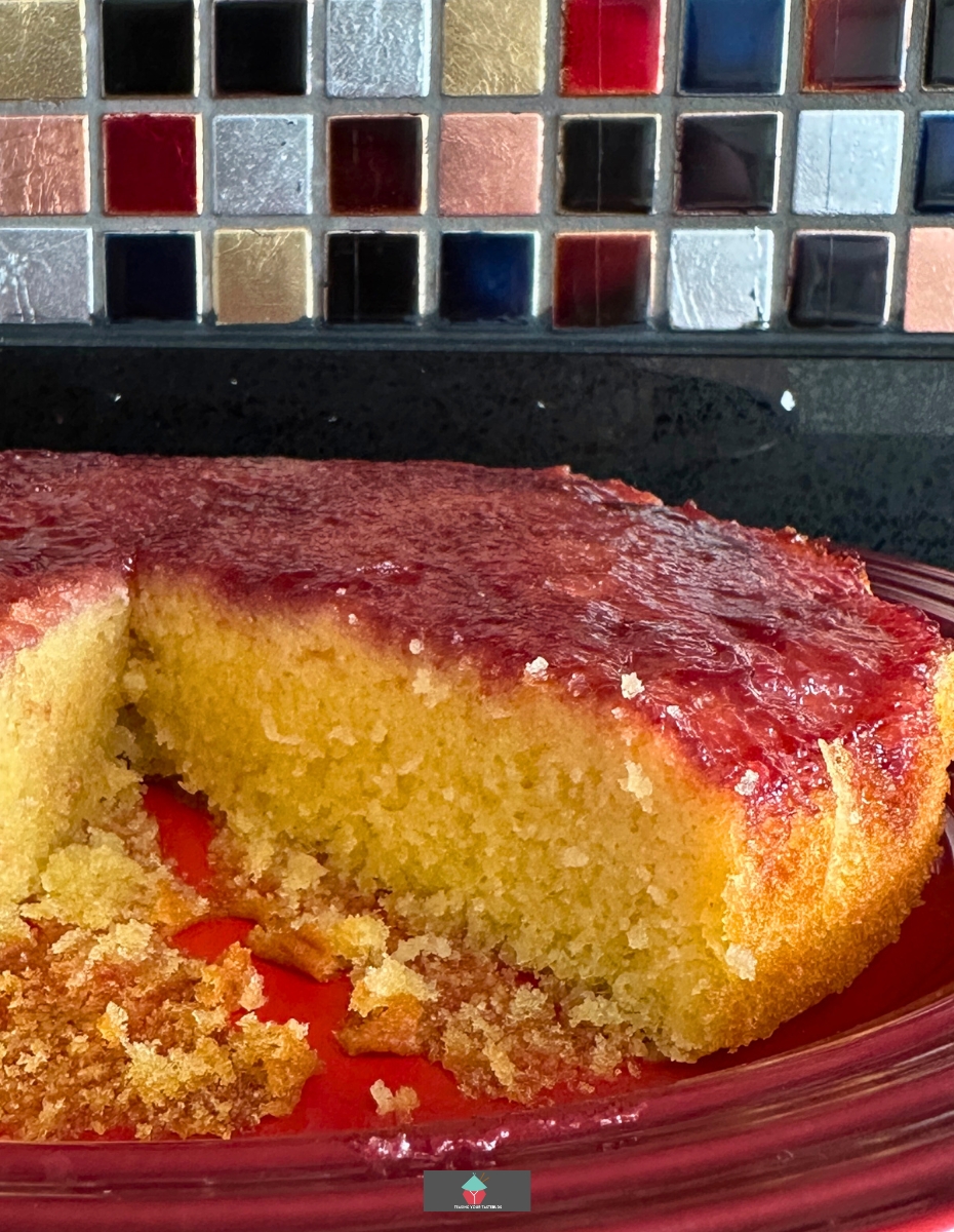 Raspberry and Lemon Upside Down Cake Raspberry and Lemon Upside Down Cake. Deliciously refreshing lemon upside down cake recipe, fluffy lemon sponge with a layer of sharp raspberry jam to give a great combination. A great cake recipe, perfect for afternoon tea or a party.