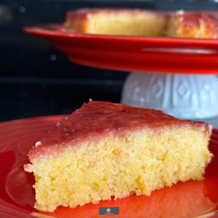 Raspberry and Lemon Upside Down Cake Raspberry and Lemon Upside Down Cake. Deliciously refreshing lemon upside down cake recipe, fluffy lemon sponge with a layer of sharp raspberry jam to give a great combination. A great cake recipe, perfect for afternoon tea or a party.