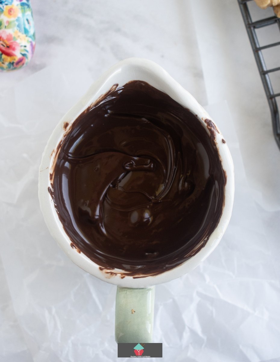 Chocolate Dipped Peanut Butter Cookies, melted chocolate dipping sauce Chocolate Dipped Peanut Butter Cookies, melted chocolate dipping sauce