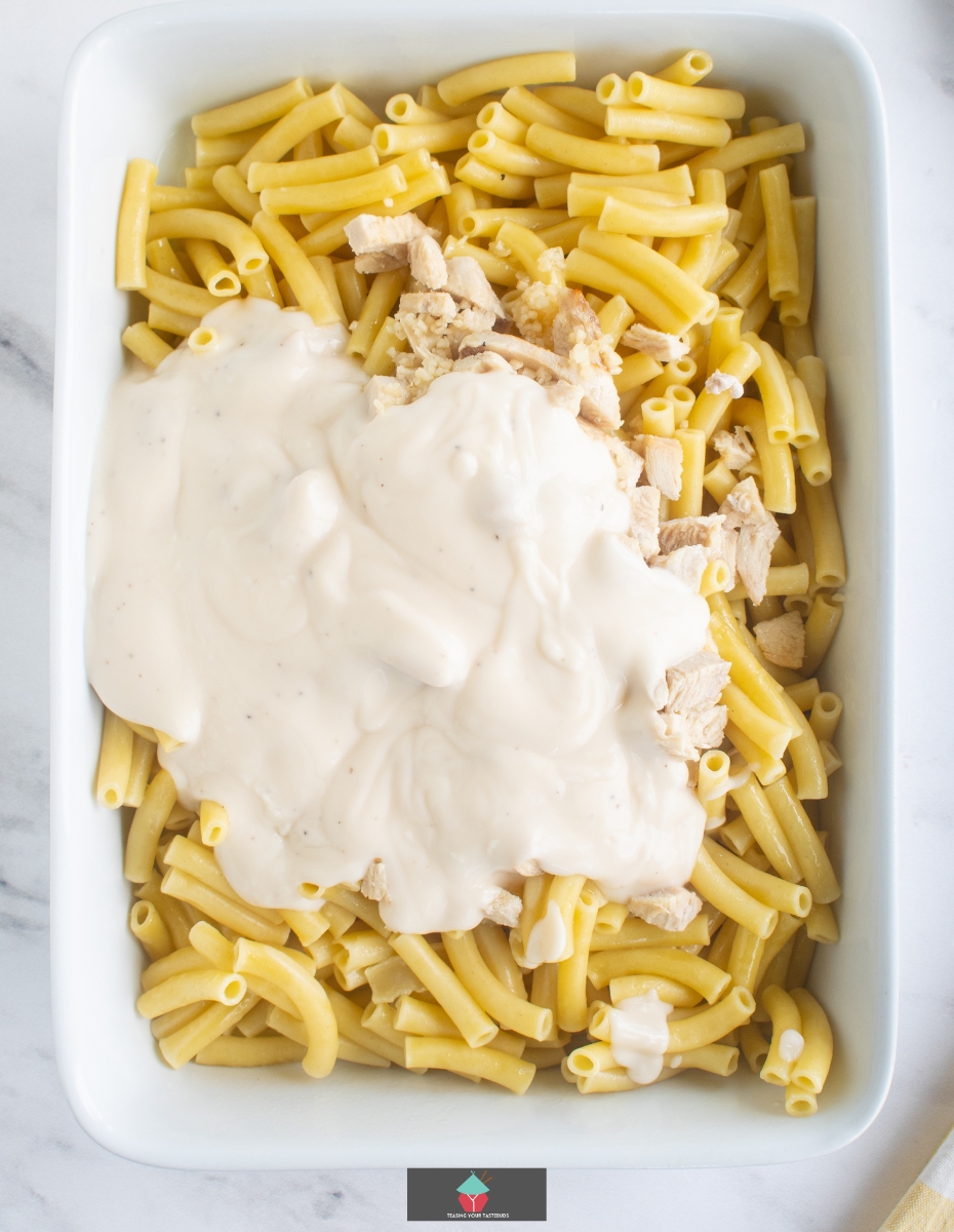 Chicken Alfredo Ziti Pasta Bake, adding alfredo sauce Chicken Alfredo Ziti Pasta Bake, adding alfredo sauce